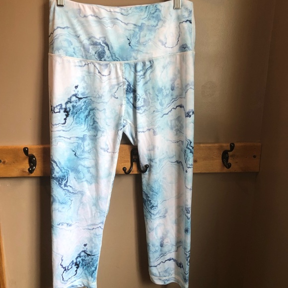 Life Integrity Earth Workout Capris - Picture 1 of 3